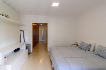 Apartamento à venda com 180m², 3 quartos e 3 vagas Apartamento à venda com 180m², 3 quartos e 3 vagasSuíte 2