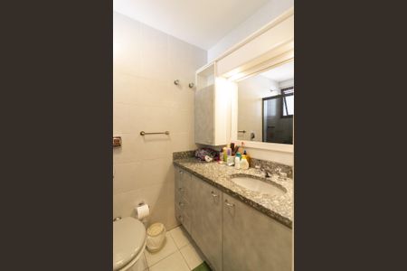 Apartamento à venda com 180m², 3 quartos e 3 vagas Apartamento à venda com 180m², 3 quartos e 3 vagasBanheiro da Suíte 3