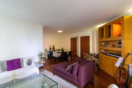 Apartamento à venda com 180m², 3 quartos e 3 vagas Apartamento à venda com 180m², 3 quartos e 3 vagasSala de estar