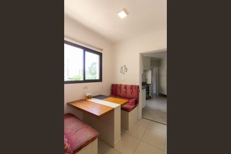 Apartamento à venda com 180m², 3 quartos e 3 vagas Apartamento à venda com 180m², 3 quartos e 3 vagasCopa