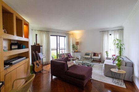 Apartamento à venda com 180m², 3 quartos e 3 vagas Apartamento à venda com 180m², 3 quartos e 3 vagasSala de estar