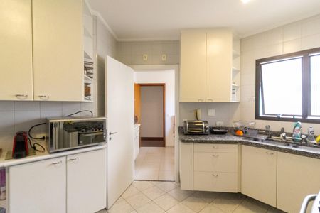 Apartamento à venda com 180m², 3 quartos e 3 vagas Apartamento à venda com 180m², 3 quartos e 3 vagasCozinha