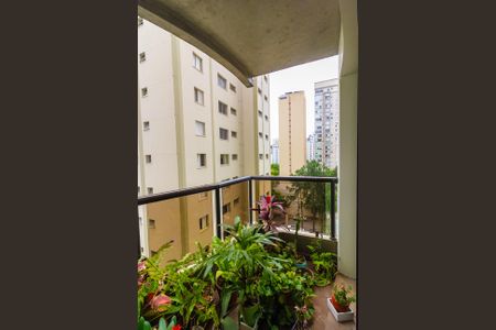 Apartamento à venda com 180m², 3 quartos e 3 vagas Apartamento à venda com 180m², 3 quartos e 3 vagasVaranda