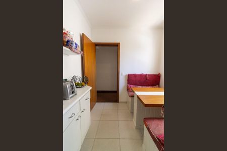 Apartamento à venda com 180m², 3 quartos e 3 vagas Apartamento à venda com 180m², 3 quartos e 3 vagasCopa