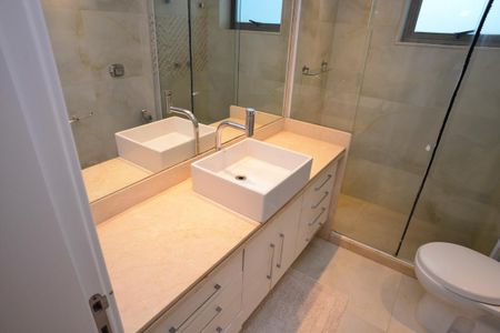 Apartamento para alugar com 152m², 4 quartos e 2 vagasBanheiro Suíte