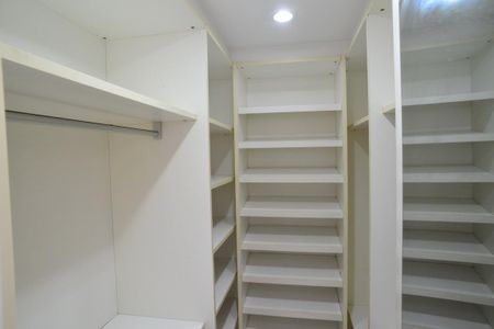 Apartamento para alugar com 152m², 4 quartos e 2 vagasCloset