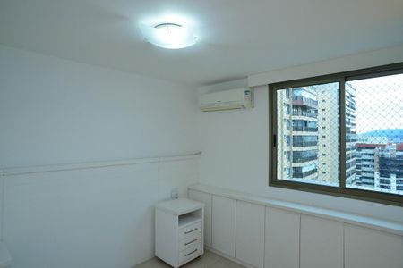 Apartamento para alugar com 152m², 4 quartos e 2 vagasSuíte