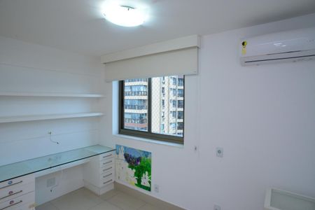Apartamento para alugar com 152m², 4 quartos e 2 vagasQuarto 2