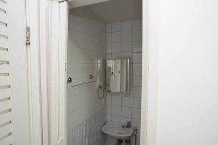 Apartamento para alugar com 152m², 4 quartos e 2 vagasBanheiro de Serviço