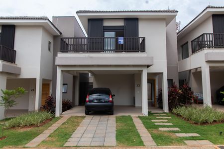 Casa de condomínio à venda com 138m², 3 quartos e 4 vagasFachada