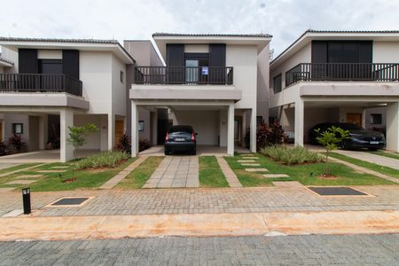 Casa de condomínio à venda com 138m², 3 quartos e 4 vagasFachada