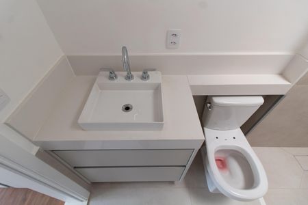 Casa de condomínio à venda com 138m², 3 quartos e 4 vagasBanheiro da Suíte 2