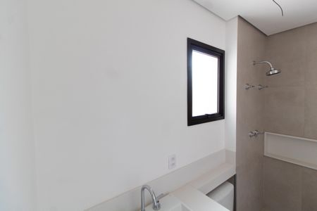 Casa de condomínio à venda com 138m², 3 quartos e 4 vagasBanheiro da Suíte 3