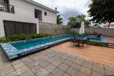 Casa de condomínio à venda com 138m², 3 quartos e 4 vagasÁrea Externa