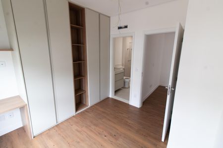 Casa de condomínio à venda com 138m², 3 quartos e 4 vagasSuíte 2