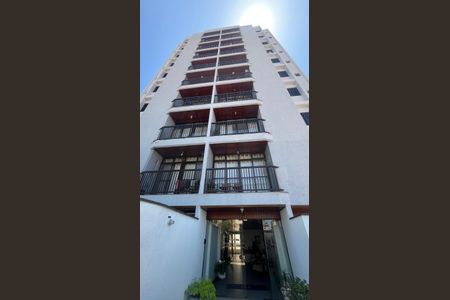 Apartamento para alugar com 77m², 2 quartos e 1 vaga Apartamento para alugar com 77m², 2 quartos e 1 vagaFachada