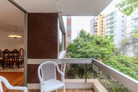Apartamento à venda com 213m², 3 quartos e 2 vagasVaranda