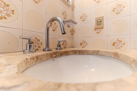 Apartamento à venda com 213m², 3 quartos e 2 vagasBanheiro da Suíte 2