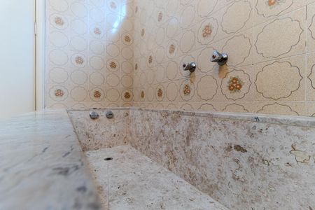 Apartamento à venda com 213m², 3 quartos e 2 vagasBanheiro da Suíte 1