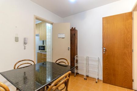 Apartamento à venda com 213m², 3 quartos e 2 vagasCopa