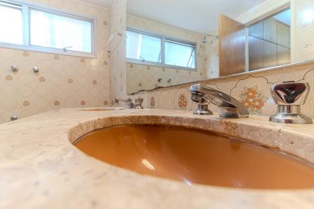 Apartamento à venda com 213m², 3 quartos e 2 vagasBanheiro da Suíte 1