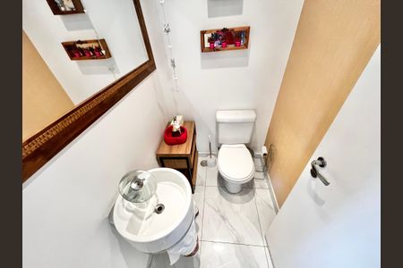 Apartamento para alugar com 104m², 3 quartos e 2 vagas Apartamento para alugar com 104m², 3 quartos e 2 vagasLavabo