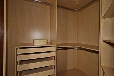 Apartamento para alugar com 100m², 2 quartos e 2 vagasCloset da Suíte