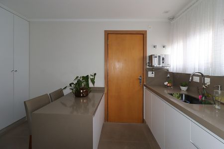 Apartamento para alugar com 100m², 2 quartos e 2 vagasCozinha