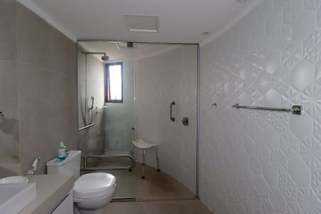 Apartamento para alugar com 100m², 2 quartos e 2 vagasBanheiro da Suíte