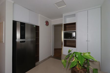 Apartamento para alugar com 100m², 2 quartos e 2 vagasCozinha