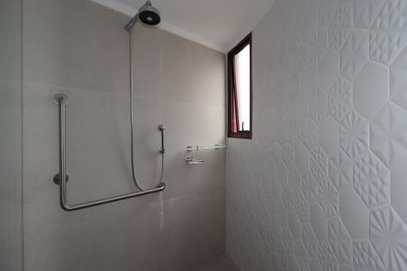Apartamento para alugar com 100m², 2 quartos e 2 vagasBanheiro da Suíte