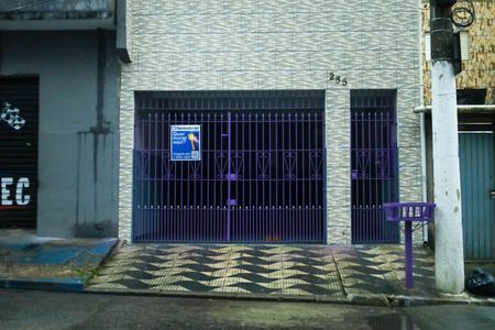 Casa para alugar com 65m², 2 quartos e 1 vaga Casa para alugar com 65m², 2 quartos e 1 vagaFachada