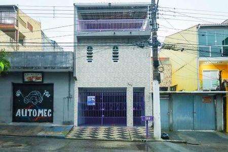 Casa para alugar com 65m², 2 quartos e 1 vaga Casa para alugar com 65m², 2 quartos e 1 vagaFachada