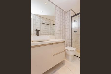 Apartamento à venda com 205m², 3 quartos e 4 vagasBanheiro da Suíte 1