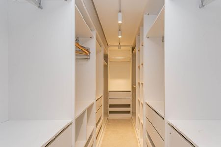 Apartamento à venda com 205m², 3 quartos e 4 vagasCloset da suíte 3