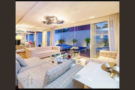 Casa à venda com 3 quartos, 600m² em Pacaembu, São Paulo