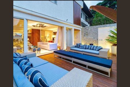 Casa à venda com 3 quartos, 600m² em Pacaembu, São Paulo