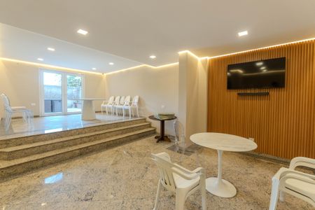 Apartamento à venda com 38m², 1 quarto e 1 vaga Apartamento à venda com 38m², 1 quarto e 1 vagaÁrea comum - Salão de festas