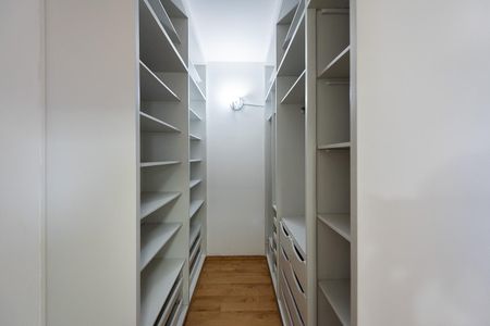 Apartamento para alugar com 120m², 2 quartos e 2 vagas Apartamento para alugar com 120m², 2 quartos e 2 vagasCloset da Suíte 2