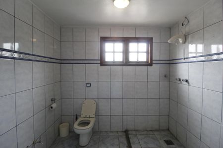 Casa à venda com 262m², 4 quartos e 4 vagasBanheiro 2