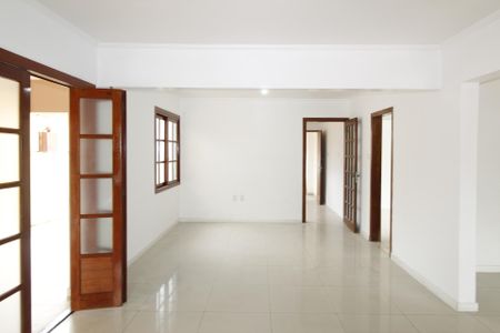 Casa à venda com 262m², 4 quartos e 4 vagasSala