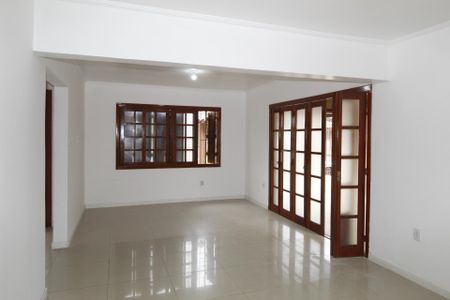 Casa à venda com 262m², 4 quartos e 4 vagasSala