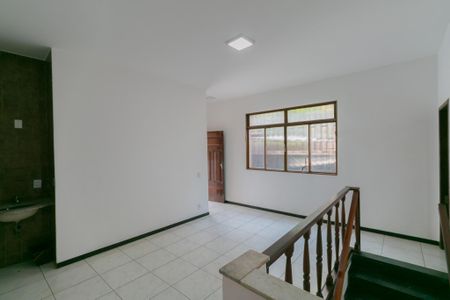 Sala 2 de casa para alugar com 3 quartos, 360m² em Vila Cloris, Belo Horizonte