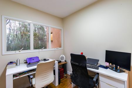 Apartamento à venda com 220m², 3 quartos e 3 vagasEscritório