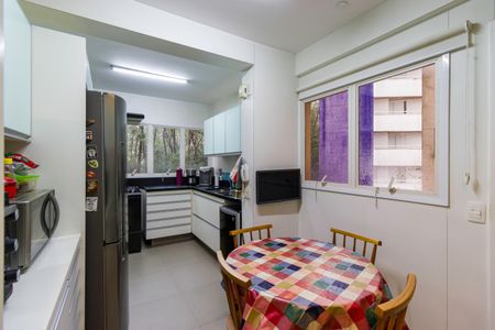 Apartamento à venda com 220m², 3 quartos e 3 vagasCozinha