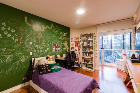 Apartamento à venda com 220m², 3 quartos e 3 vagasSuíte 1