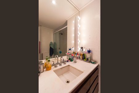 Apartamento à venda com 220m², 3 quartos e 3 vagasBanheiro da Suíte 2