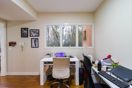 Apartamento à venda com 220m², 3 quartos e 3 vagasEscritório