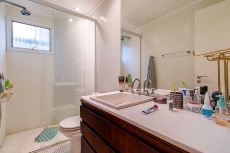 Apartamento à venda com 220m², 3 quartos e 3 vagasBanheiro da Suíte 3