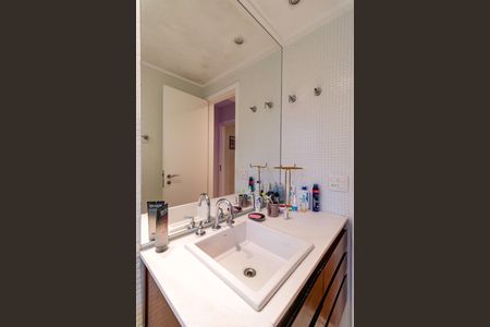 Apartamento à venda com 220m², 3 quartos e 3 vagasBanheiro da Suíte 3